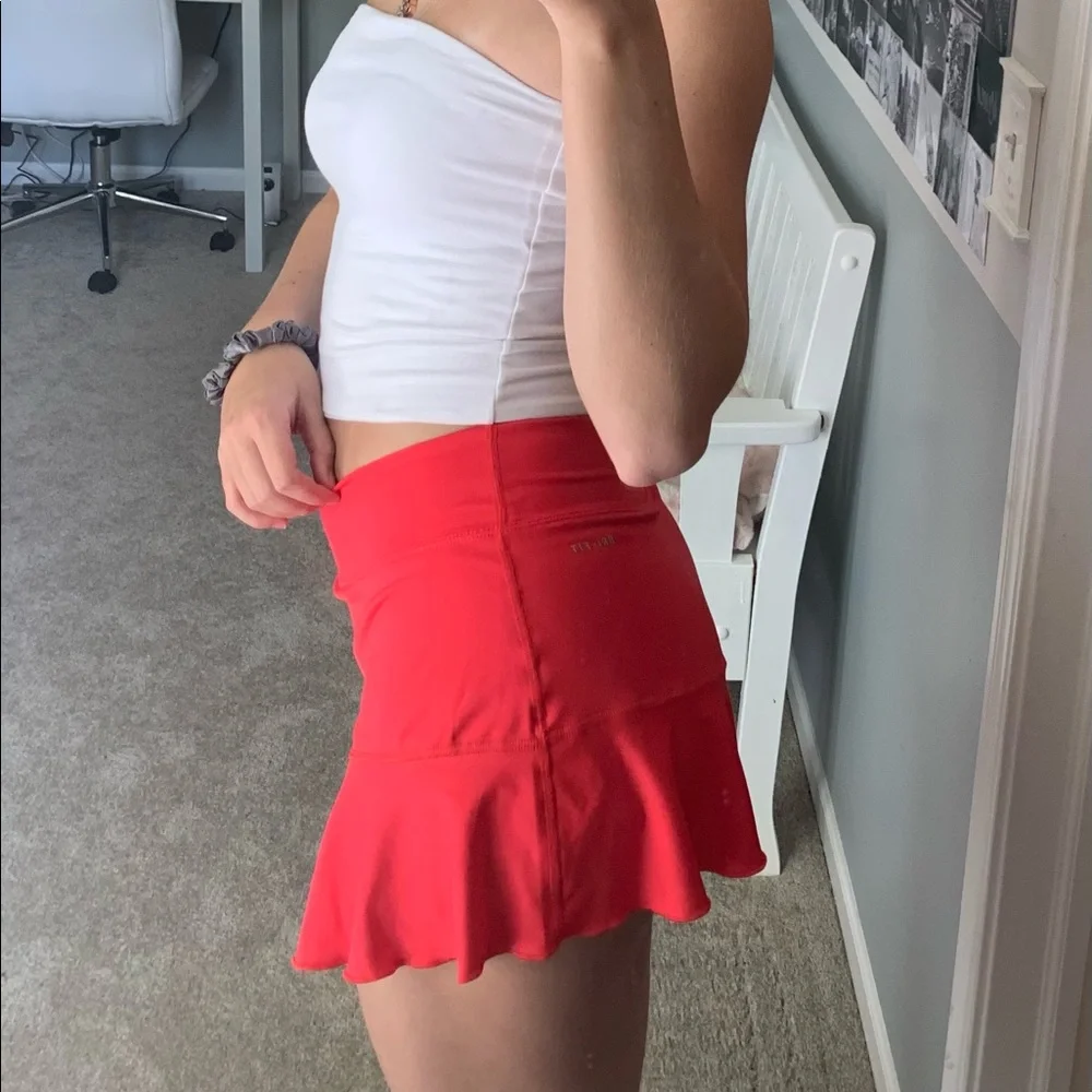 Nike Bright Red/Pink Golf Skirt - Picture 4 of 6